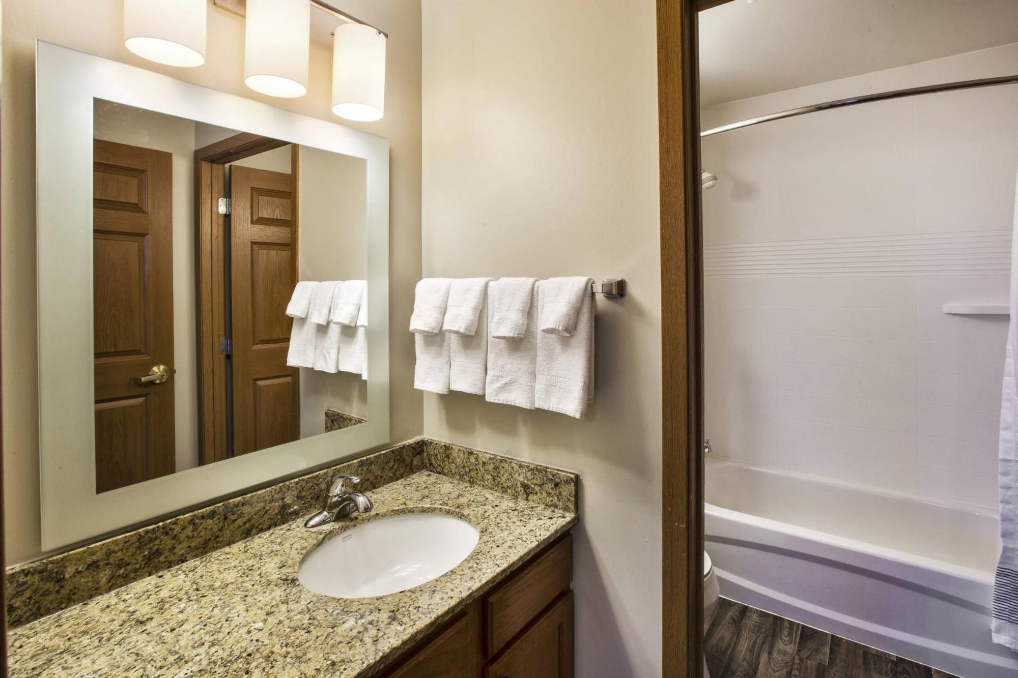 Towneplace Suites Detroit Стерлинг-Хайтс Экстерьер фото